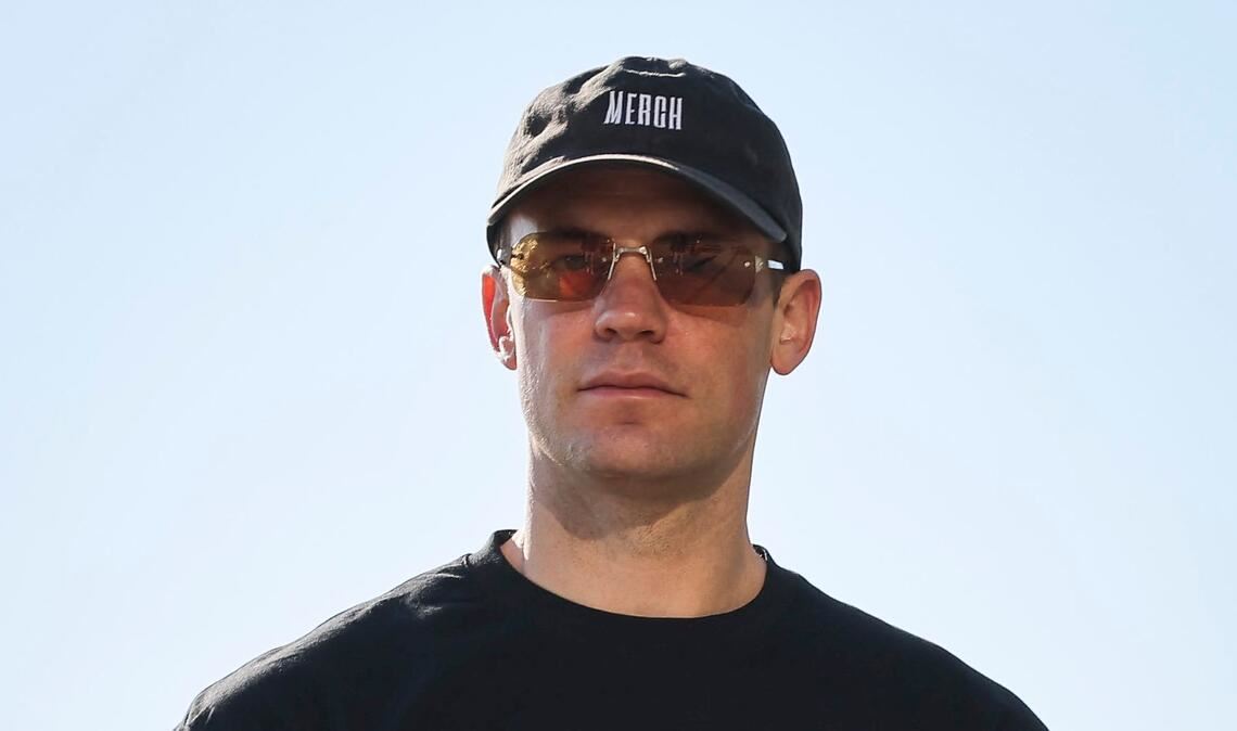Daumen hoch am Strand: Wird dieses Zeichen von Manuel Neuer in Chicago auch für die WM-Generalprobe gegen die USA gelten?