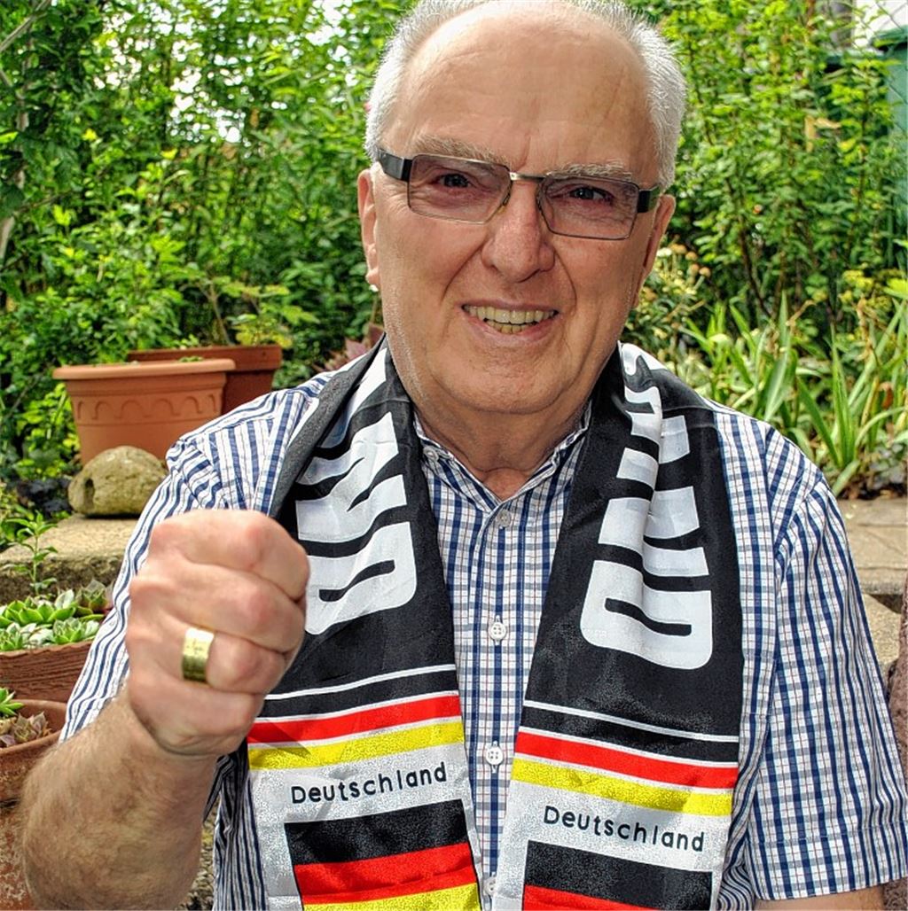 Daumendrücken 60 Jahre nach dem „Wunder von Bern“: Winfried Scheuermann.