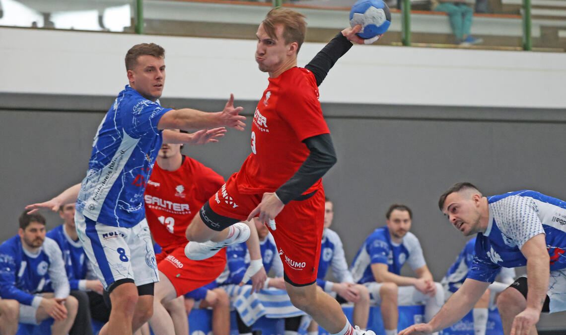 David Kautz ist beim Knittlinger Sieg gegen Wieblingen nicht zu stoppen. Foto: Müller