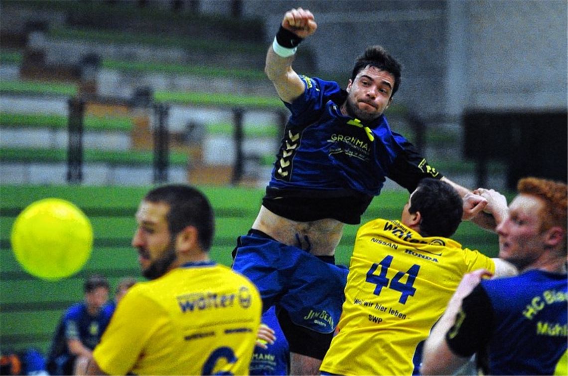 David Laurinyecz sorgte für den HC Blau-Gelb Mühlacker. mit Würfen aus der zweiten Reihe immer wieder für einen Torerfolg. Foto: Fotomoment