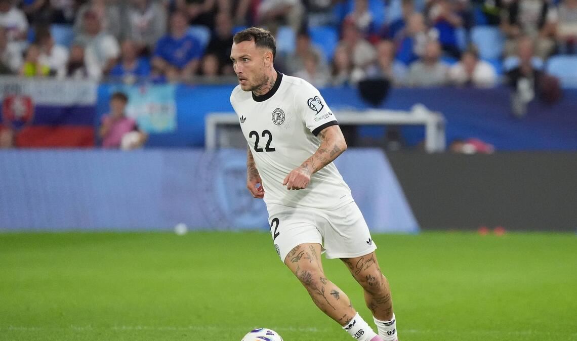 David Raum (Note 4): Auf dem linken Flügel unterwegs. Zum Flanken kam David Raum aber nicht so oft. Und wenn fand der Leipziger seine Mitspieler nicht. Prüfte einmal den nordirischen Torhüter Bailey Peacock-Farrell (62.). Defensiv wurde er als Schwachpunkt ausgemacht. Fast alle hohen Bälle kamen auf seine Seite.