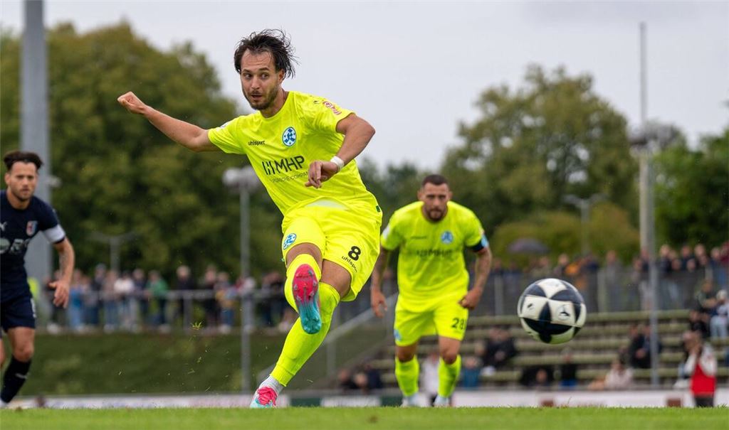 David Tomic verwandelte in Mainz einen Elfmeter zum 1:0, dennoch verloren die Kickers mit 1:3.