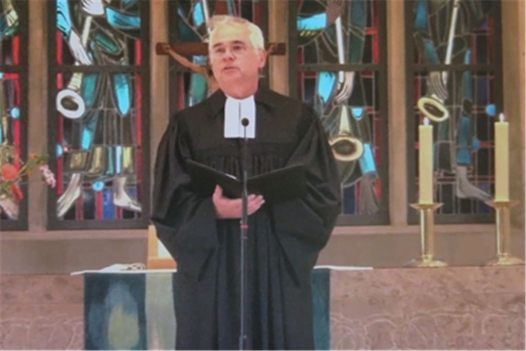 Dekan Jürgen Huber beim Gottesdienst in der Pauluskirche. Foto: Becker