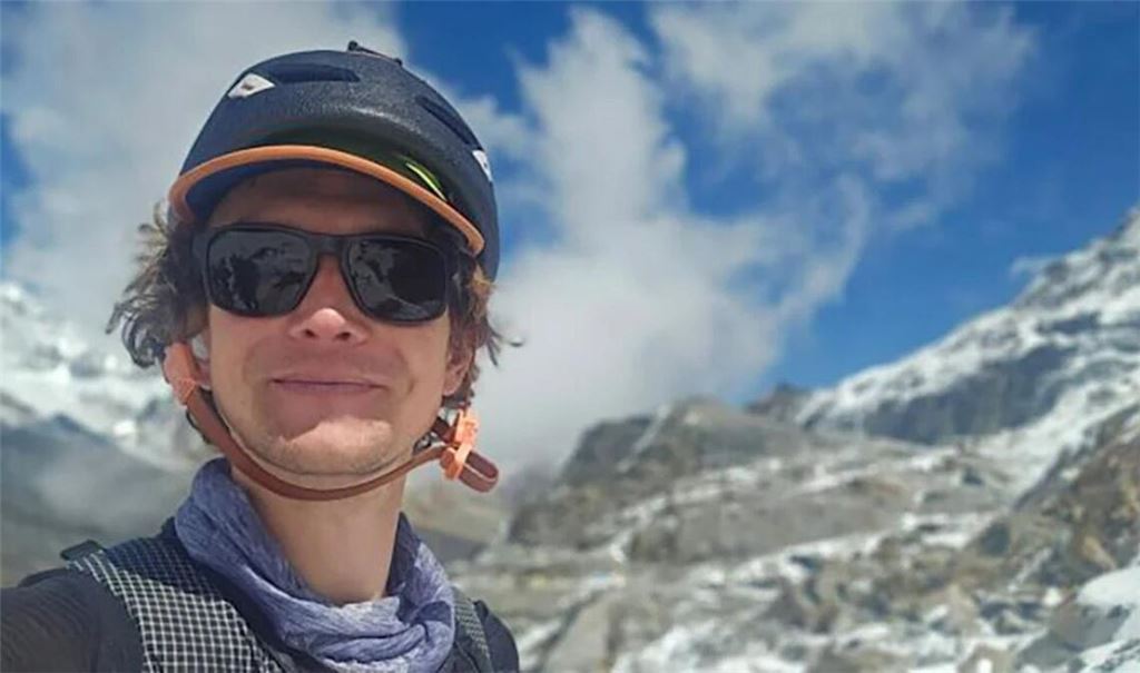 Dem US-Extremsportler Tyler Andrews gelingt Everest-Speedrekord mit Flaschensauerstoff.