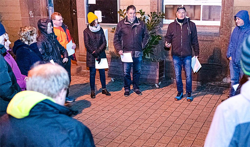 „Demo“ anderer Art: Gläubige bitten um Gottes Beistand für ihre Stadt. Foto: Fotomoment