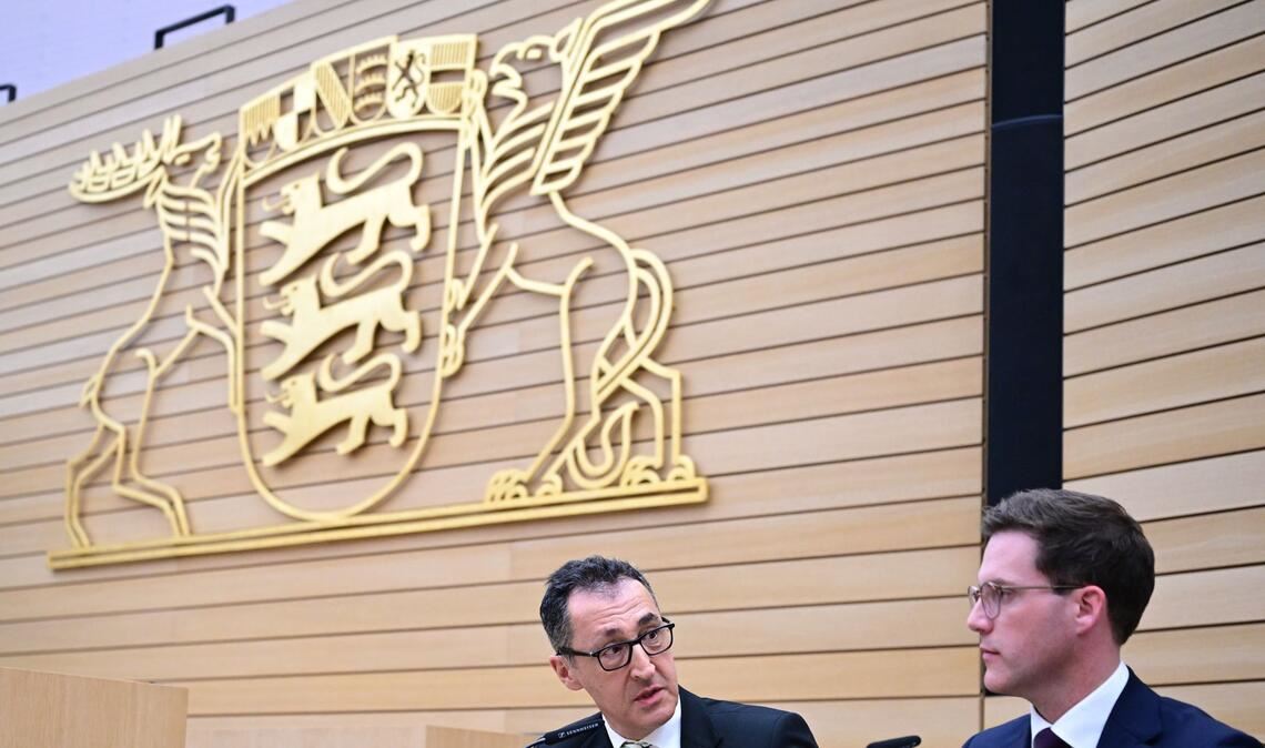 Demokratieaktivisten wollen, dass Cem Özdemir und Manuel Hagel die Gemeindeordnung verbessern.