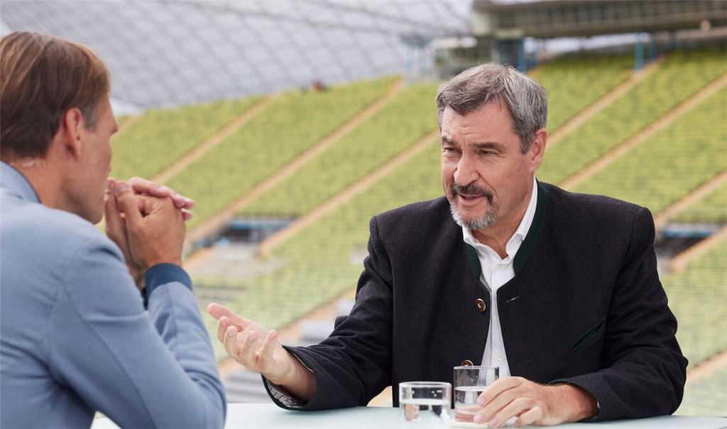 Demonstranten versuchten, das ARD-Sommerinterview mit dem CSU-Vorsitzenden zu stören. (Archivbild)