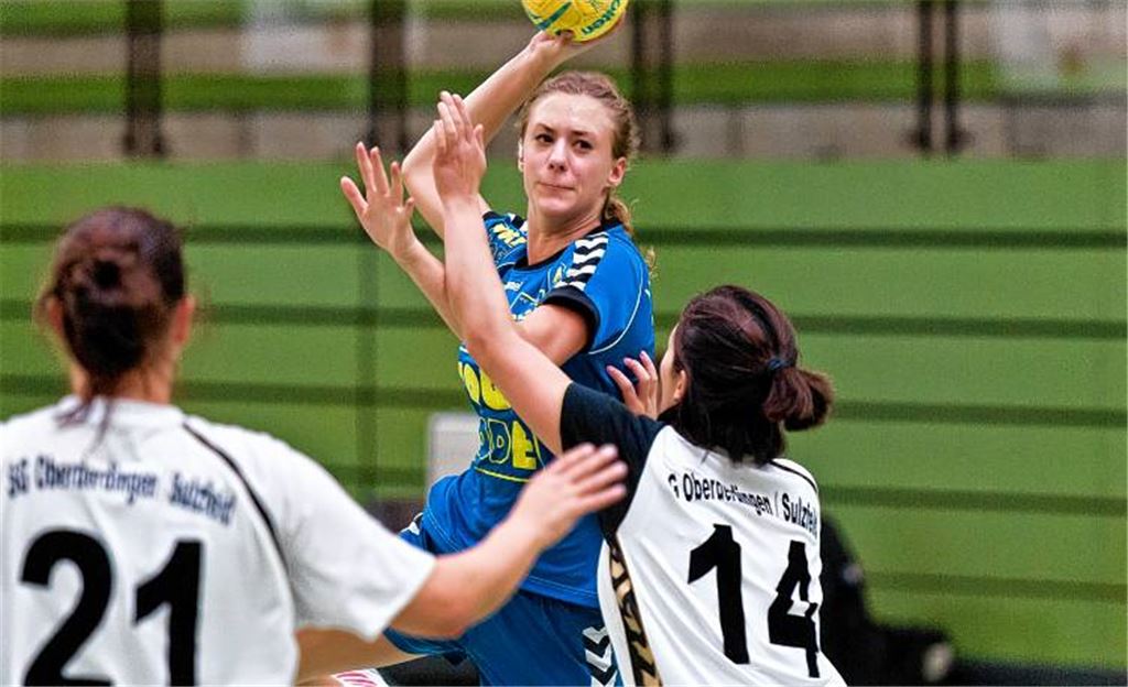 Den Ex-Landesligisten SG Oberderdingen/Sulzfeld stellen die Mühlacker Mädchen vor allem in der zweiten Halbzeit vor eine schwere Aufgabe. Foto: Zschorsch