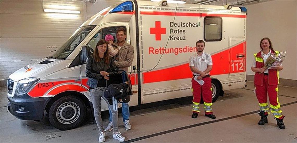 Dank an Helfer: Im Auto sicher zur Welt gebracht