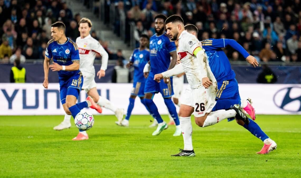 Deniz Undav hat seine Durststrecke überwunden und mit seinem Tor den VfB in Führung gebracht. Die Fans freuten sich mit und für ihn.