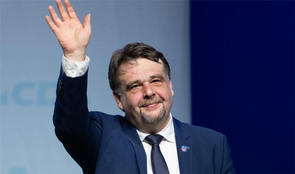 Dennis Radtke mahnte auf der CDA-Tagung an, die CDU müsse auf "schwarzmalerische Rhetorik" verzichten und eine positive Zukunft betonen.