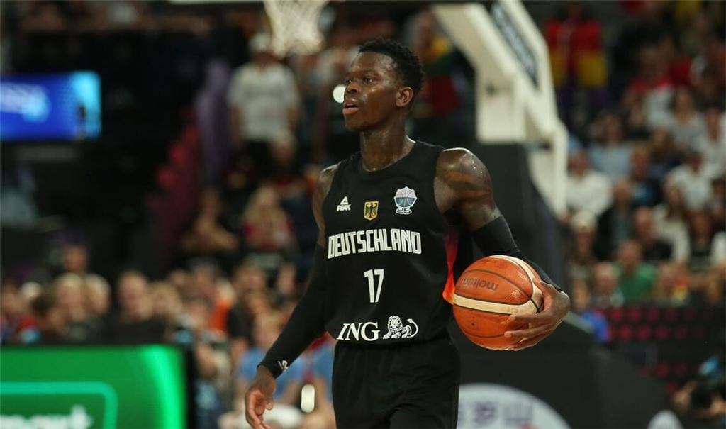 Dennis Schröder beim Spiel in Finnland.