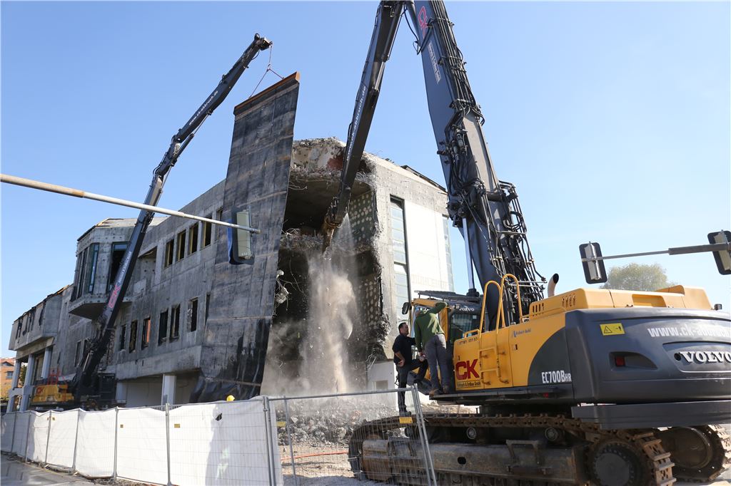 lh Beginn Mühlehof-Abriss (19)