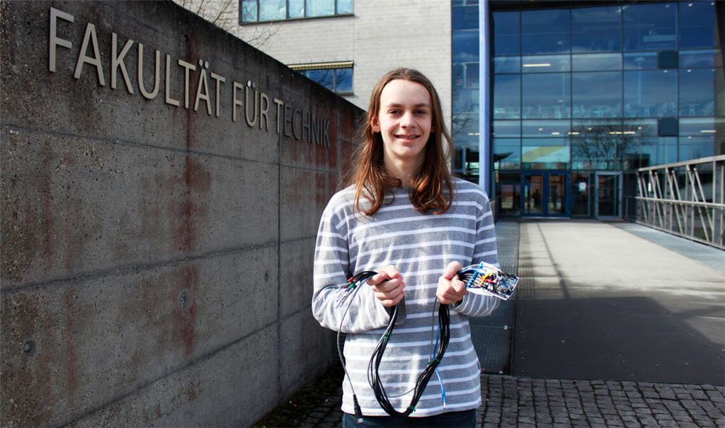 Der 15 Jahre alte Schüler Justus Dicker entwickelt in einem Praktikum ein elektronisches System zur Stimmung von Kirchenorgeln. Foto: Sophia Zundel/Hochschule Pforzheim