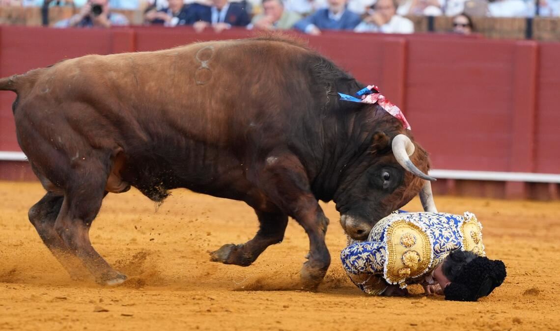 Der 46-Jährige erlitt nach Angaben des zuständigen Arztes sehr schwere Verletzungen.
