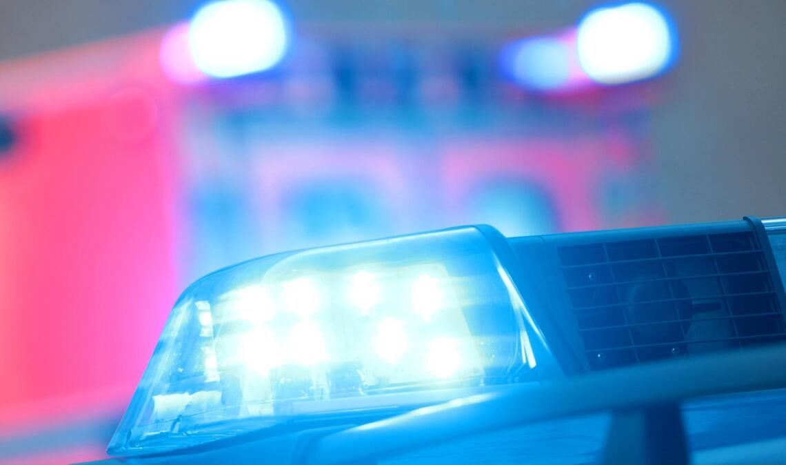 Der 54-Jährige erlag seinen Verletzungen an der Unfallstelle. (Symbolbild)