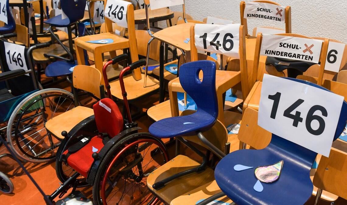 Der ASB sieht die Schuld, dass die Stühle von 146 Kindern in den Schulen leer blieben, von der Stadt auf sich abgewälzt.