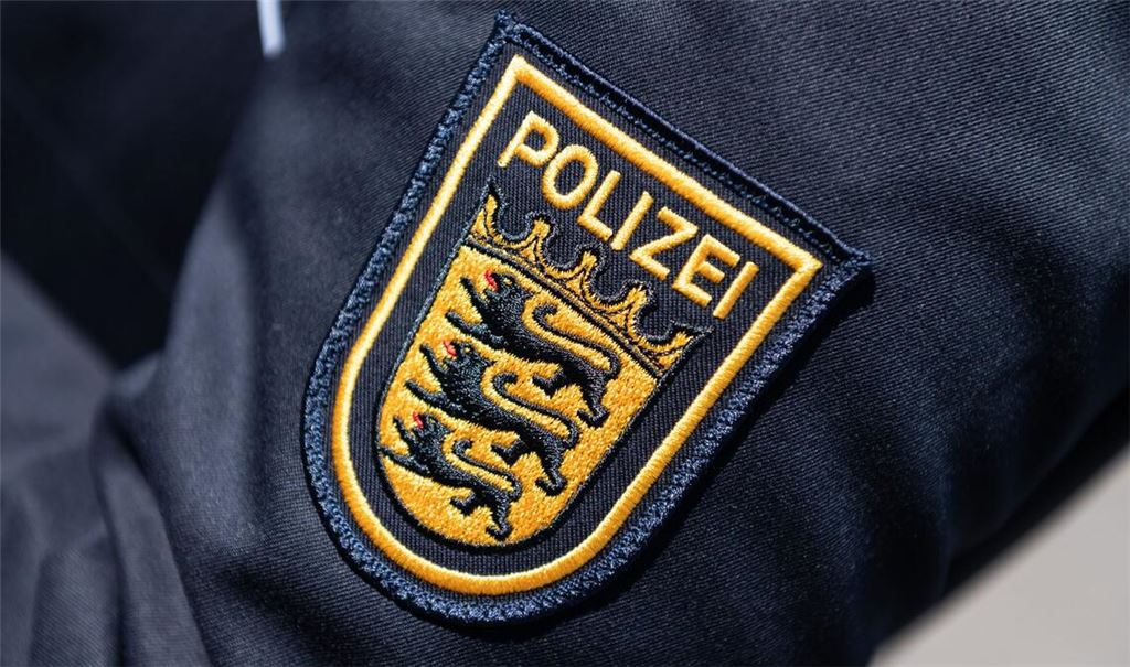 Der Angeklagte habe an mindestens vier Stellen in dem Gebäude Feuer gelegt (Symbolbild).