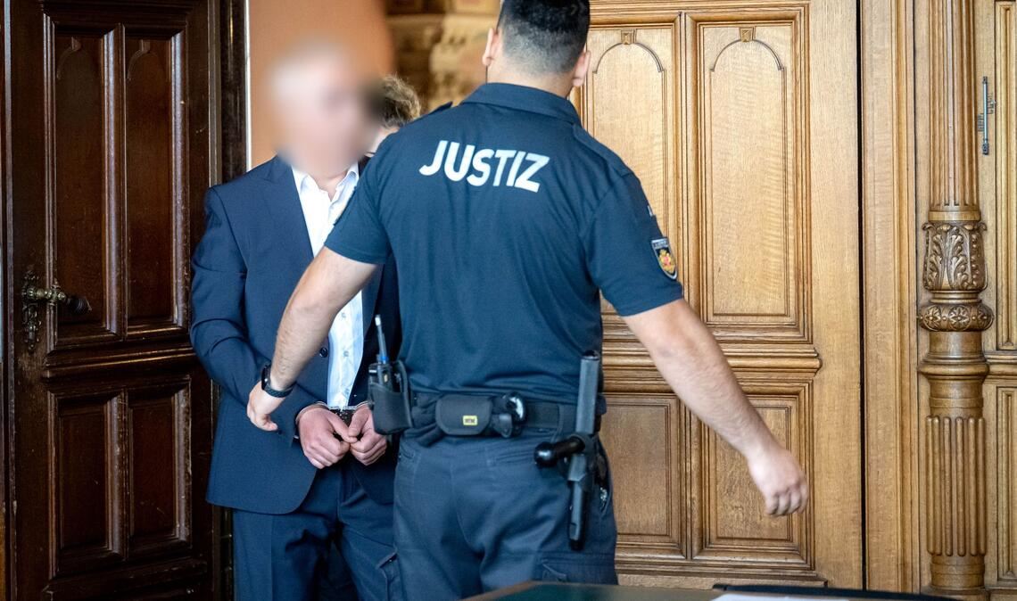 Ist der Vater schuldfähig? Mord an Sohn wird neu verhandelt Der Angeklagte ist in einer psychiatrischen Klinik untergebracht.