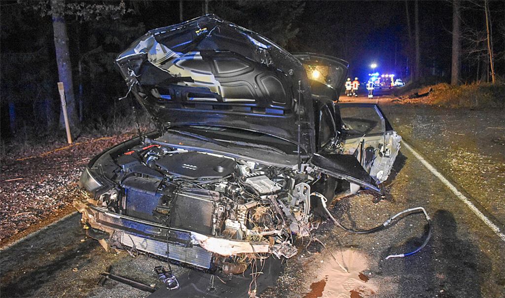 Der Audi ist komplett zerstört. Foto: Myroshnichenko