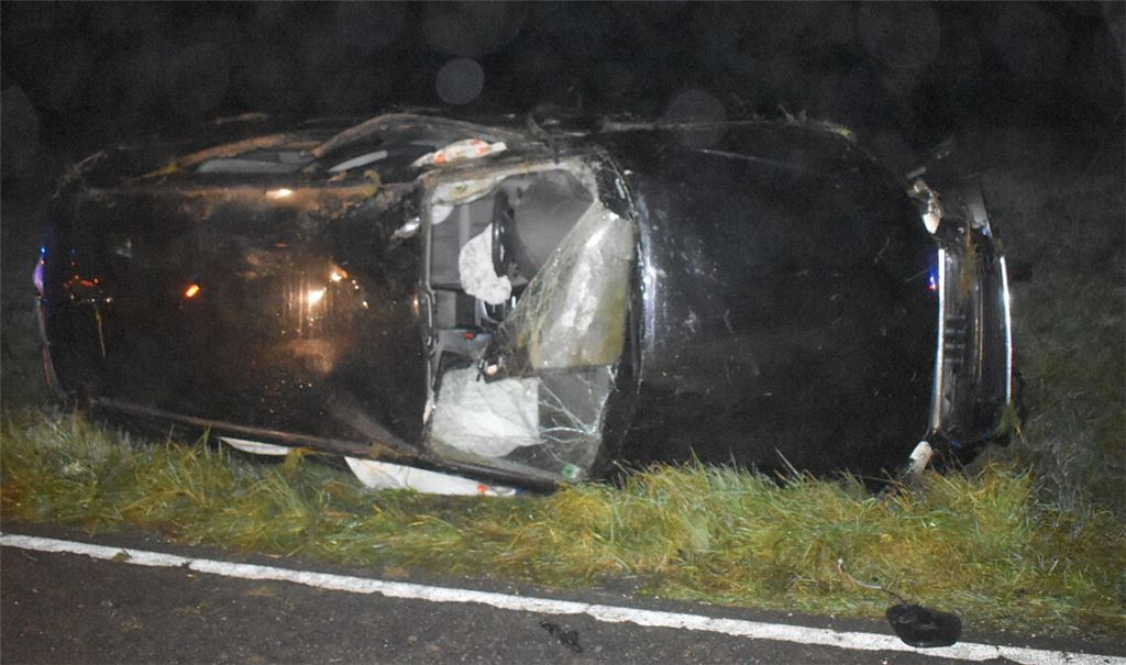 Der Audi nach dem Unfall, dessen Ursache laut Polizei mit Hilfe eines Gutachters geklärt werden soll. Foto: Myroshnichenko
