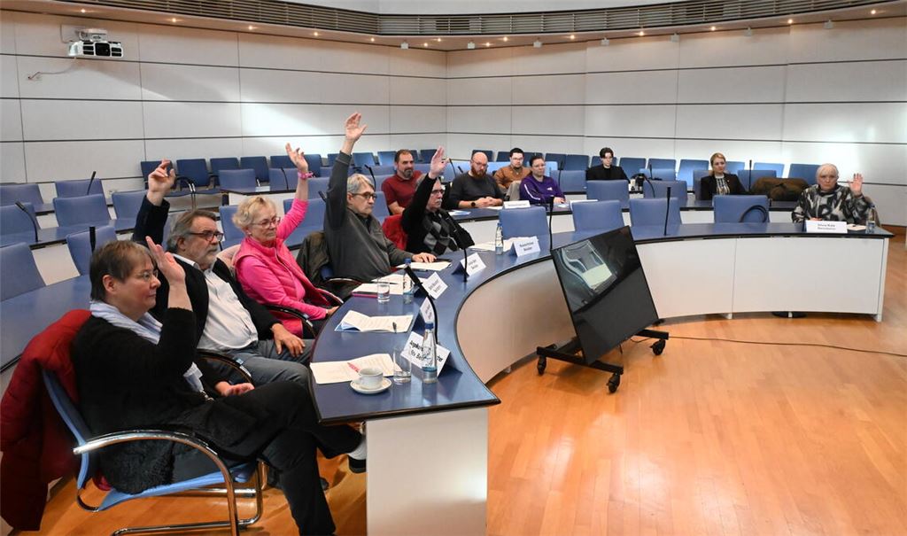 Der Ausschuss gibt grünes Licht für alle sieben Wahlvorschläge. Foto: Bott