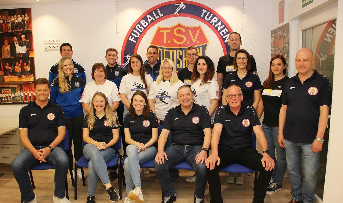Der Ausschuss und Vorstand des TSV Ötisheim. Foto: TSV Ötisheim