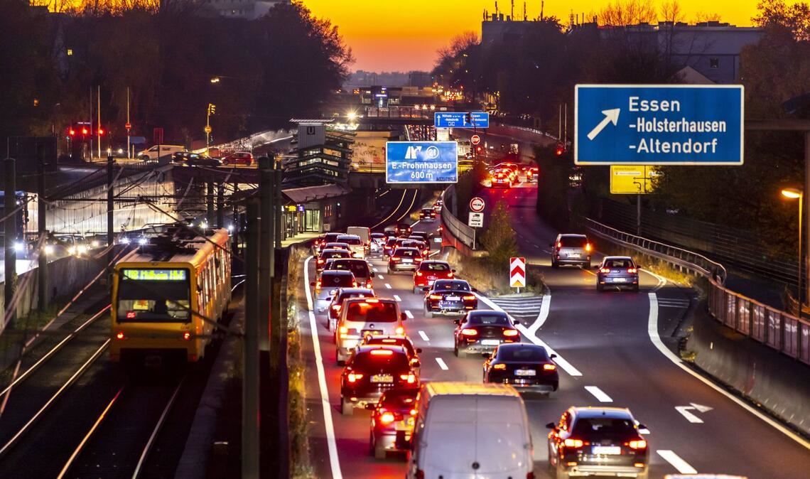 Der Autoverkehr ist einer der Hauptverursacher von Feinstaub in der Luft.