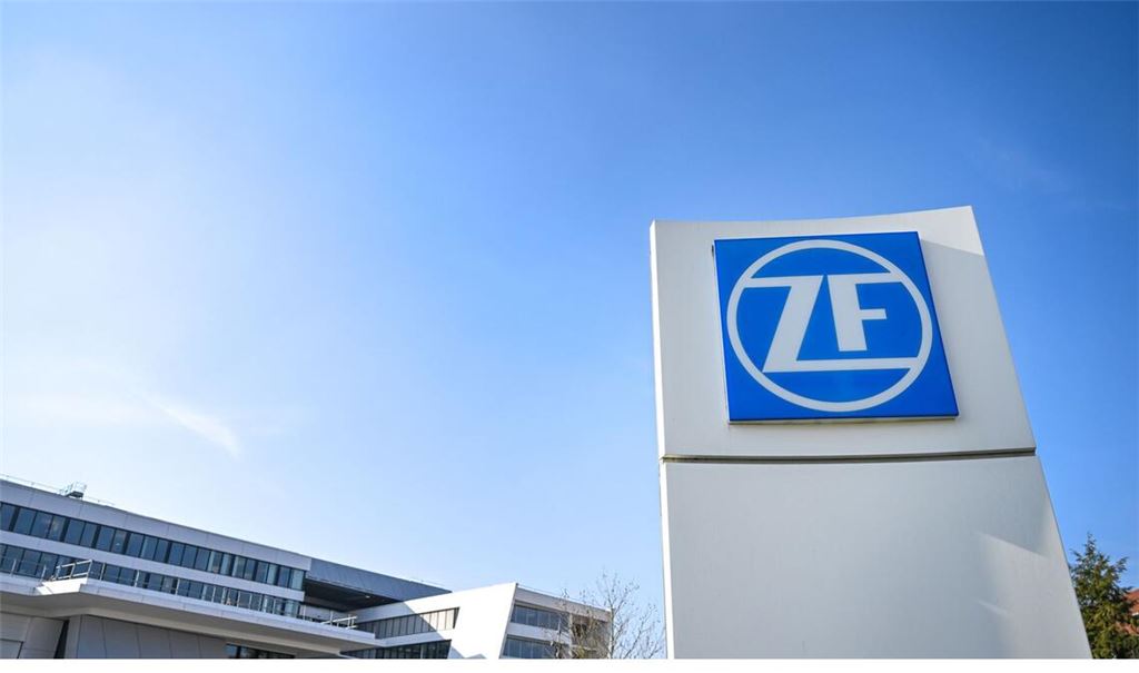 Der Autozulieferer ZF ist tief in die roten Zahlen gerutscht.