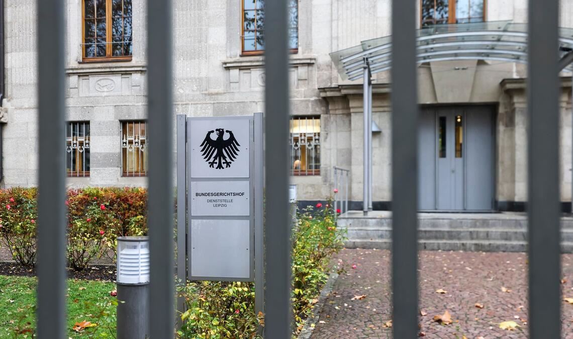 Der BGHJ hob ein Urteil gegen einen Herzspezialisten nach dem Tod zweier Patienten auf. Der Mann muss erneut vor Gericht. (Archivbild)