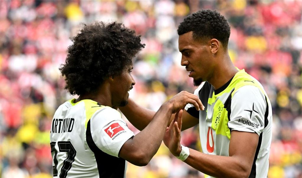 Der BVB freut sich über drei Punkte in Mainz.