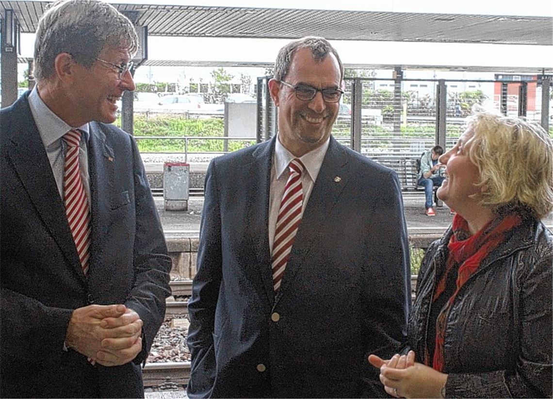 Der Bahnhof Mühlacker ist bald barrierefrei: Katja Mast erkundigt sich vor Ort über die Fortschritte der Umbaumaßnahmen. 