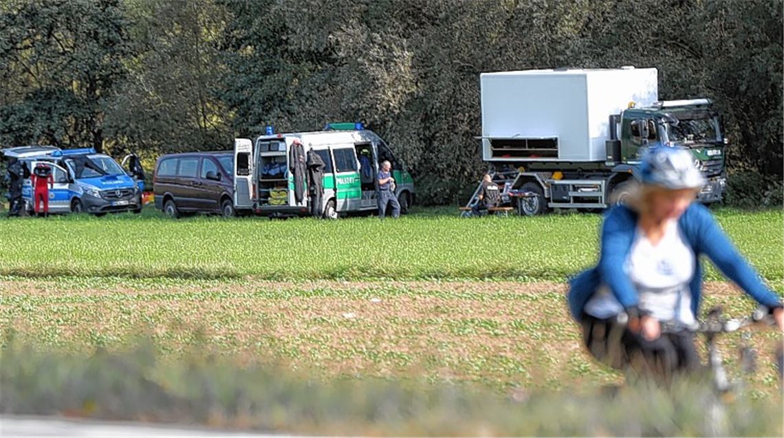 Taucher fischen kiloweise Munition aus der Enz