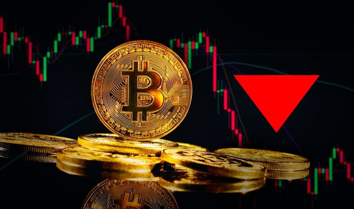 Der Bitcoin ist nach seinem Rekordhoch deutlich gefallen. Politische Unsicherheit, Gewinnmitnahmen und Notenbank-Sorgen belasten den Kurs.