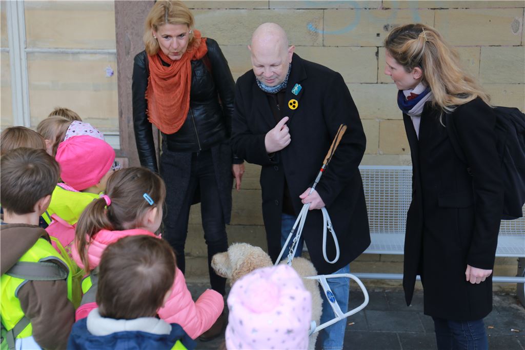 910_0008_181953_lh_Blinder_Bahnhof_Muehlacker_1_