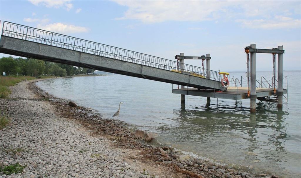 Der Bodensee führt derzeit so wenig Wasser wie selten um diese Jahreszeit.