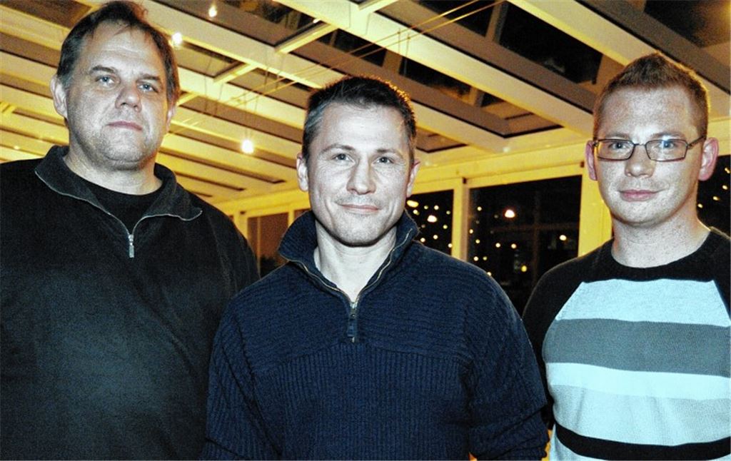 Der Boxring 74 Ötisheim wählt nach dem kurzfristigen Rücktritt von drei Vorstandsmitgliedern kommissarische Nachfolger: Tom Engel (sportlicher Leiter), Oliver Grässle (Erster Vorsitzender) und Patrick Brenneisen (Kassier; v.li.) führen den Verein vorerst bis April 2015.