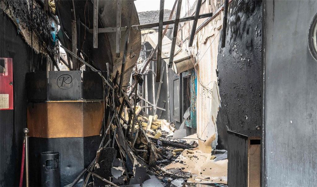 Der Brand war in den frühen Morgenstunden in der Disco unweit der französischen Grenze ausgebrochen.