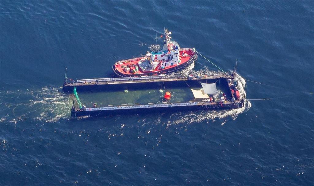Der Buckelwal wurde in seiner Barge vom Schlepper Fortuna B entlang der dänischen Küste in Höhe unterhalb von Skagen, im sogenannten Skagerrak, durch die Ostsee gezogen. (Archivbild)