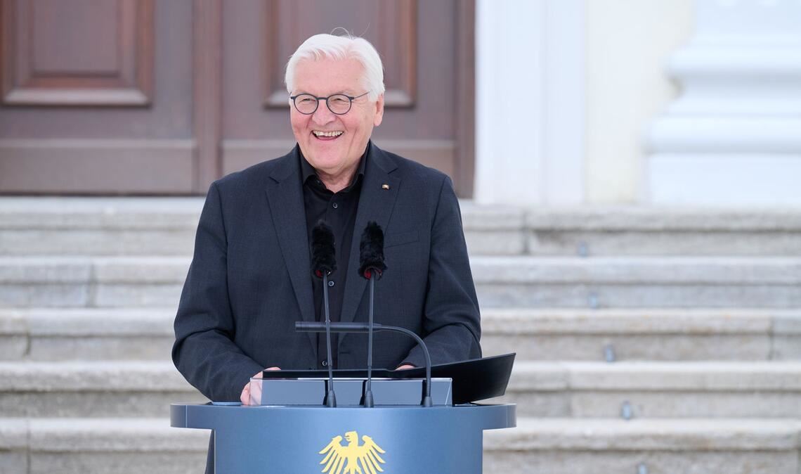 Der Bundespräsident sichtlich gut gelaunt bei einer Kunst-Veranstaltung in Berlin. Mal sehen, wie seine Laune sein wird bei der Gamescom im August.