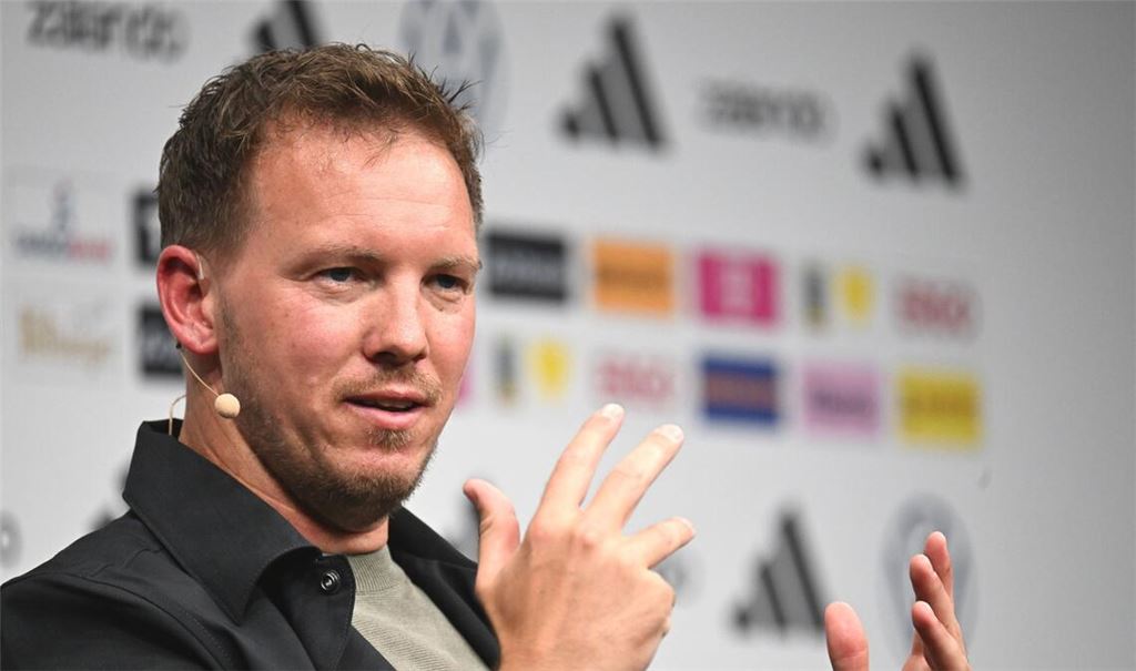 Der Bundestrainer Julian Nagelsmann führt aus, welche Spieler er für die WM nominiert hat.