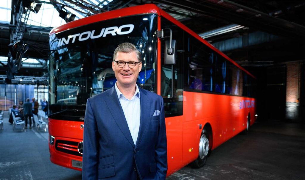 Der Chef von Daimler Buses, Till Oberwörder, kündigte die Investitionen an.