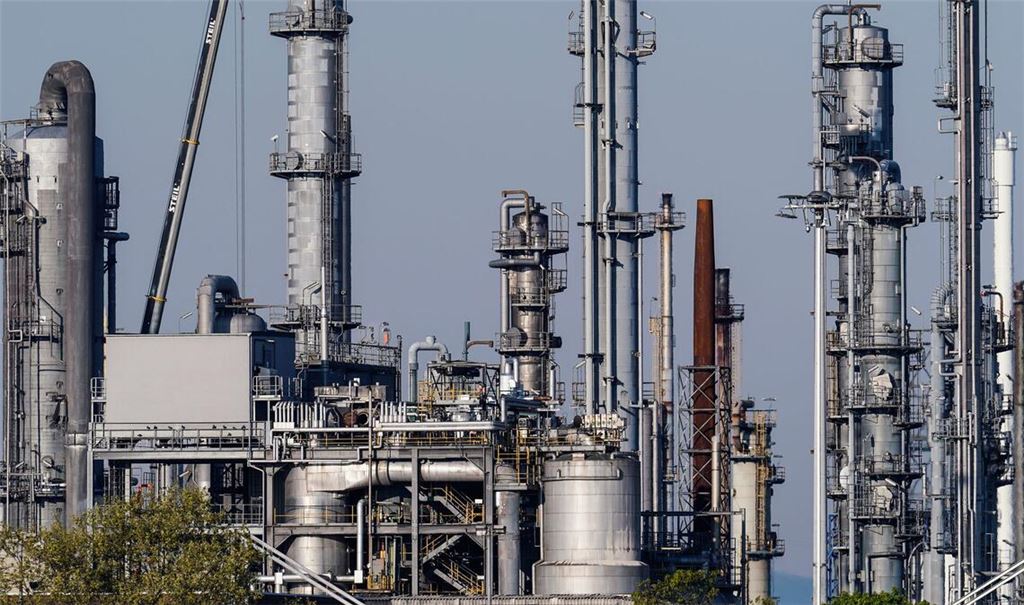 Der Chemie als drittgrößter deutschen Industriebranche nach dem Auto- und Maschinenbau setzen teure Energie, Wettbewerb mit Asien, die schwache Konjunktur und Überkapazitäten bei Basischemikalien zu. (Archivbild)