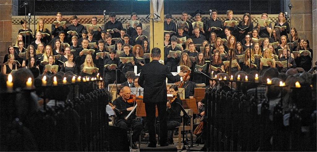 Der Chor des Evangelischen Seminar Maulbronn unterstützt das Solistenterzett „musica viva“ bei der Interpretation des Oratoriums „Die Schöpfung“. Fotos: Fotomoment