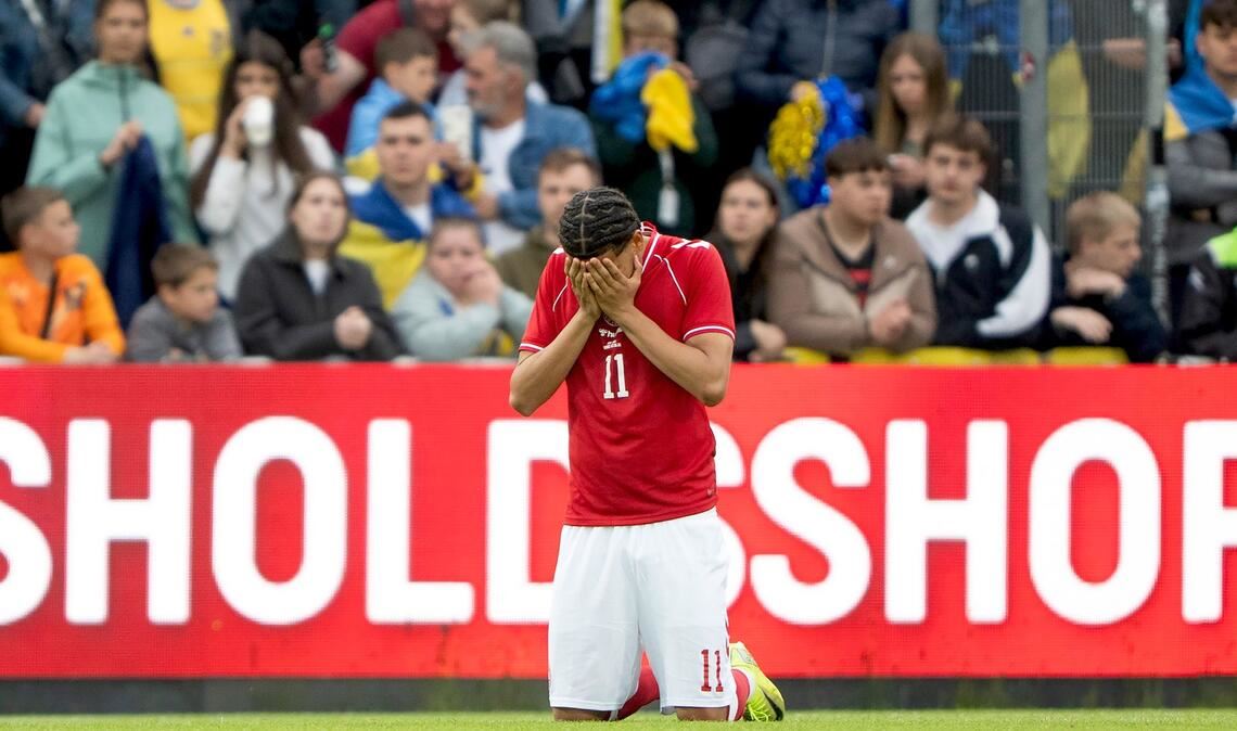 Der Däne William Osula reagiert.