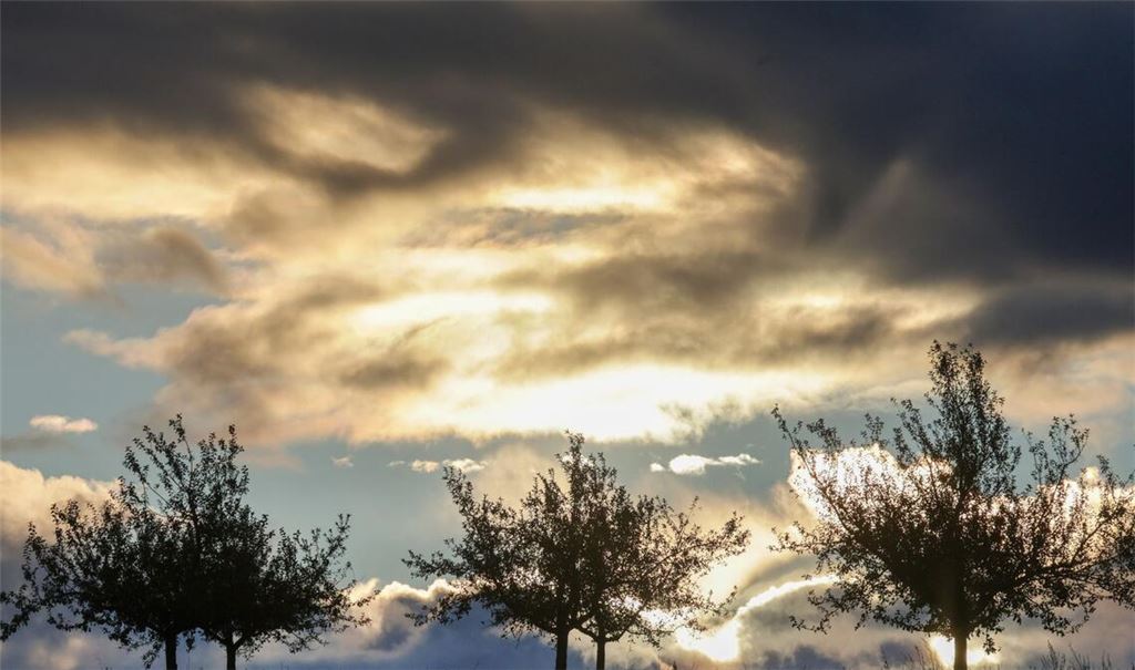 Der Deutsche Wetterdienst erwartet für Baden-Württemberg am Mittwoch zunächst freundliches Wetter. (Archivbild).