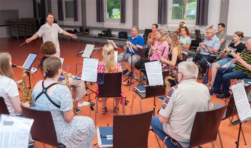 Der Dirigent Sergii Svintsitskyi in seinem Element. Foto: Archiv