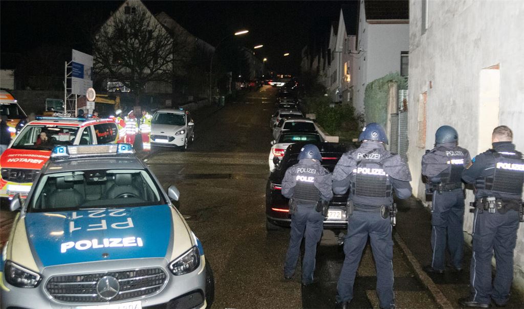 Der Einsatz der Polizei hatte in Lomersheim großes Aufsehen erregt. Archivfoto: Fotomoment