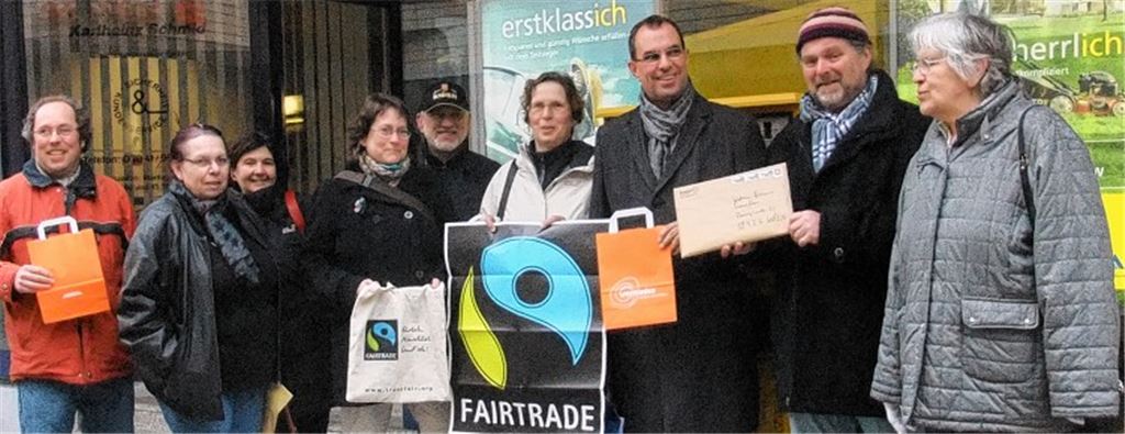 Der Einsatz hat sich gelohnt: Mitglieder der Steuerungsgruppe Mitte März bei der Abgabe des Antrags.Archivfoto: privat