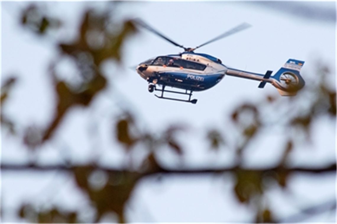 Todesfall: Polizei widerspricht Gerücht Der Einsatz mit Polizeihubschrauber sorgte für Aufsehen. Foto: Archiv